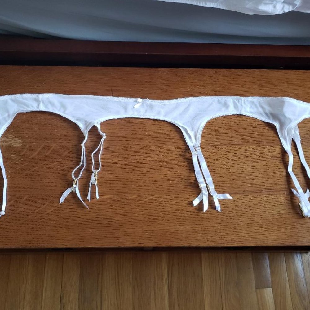 White Garter Belt 8 Strap 3X/4X Plus Size